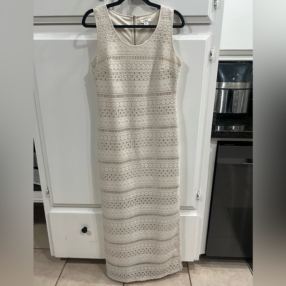BNWT Cato size med, gorgeous crochet dress, sleeveless, zip back, side slit